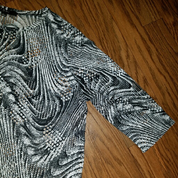 Summer Pullover Top - Picture 3 of 3