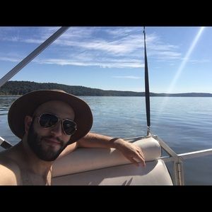 Meet your Posher, Adam