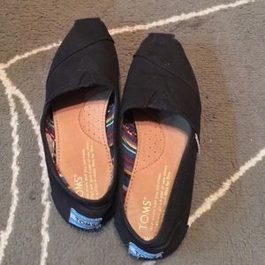 Black Canvas Classic Toms