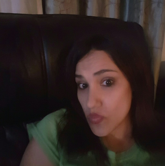 Meet your Posher, Pam Val - Picture 4 of 4