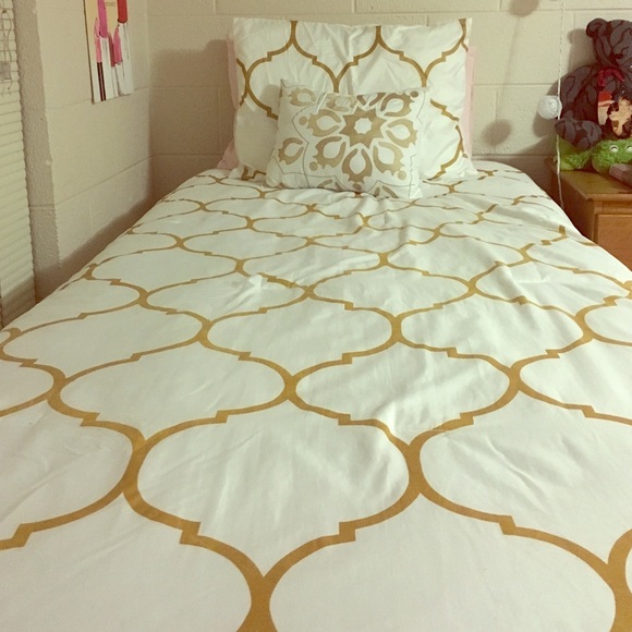 Twin XL comforter set