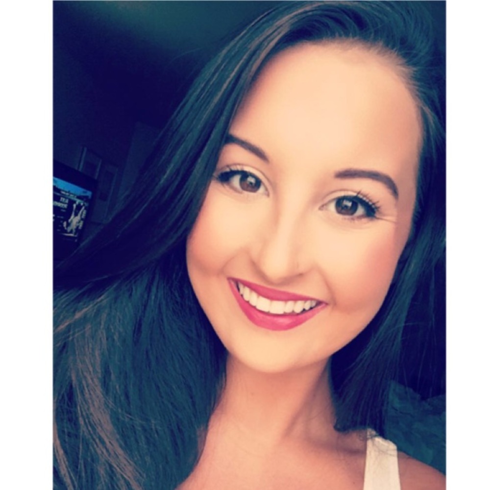 Meet your Posher, Nicole