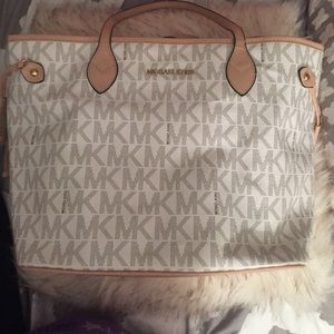 Women's purse 👛 🎉🎉ONE DAY SALE🎉🎉