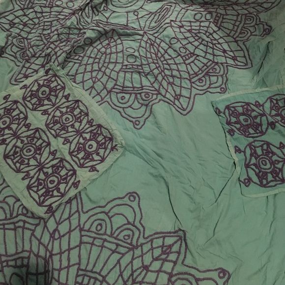 Anthropologie Other - QUEEN duvet cover & 2 pillow cases
