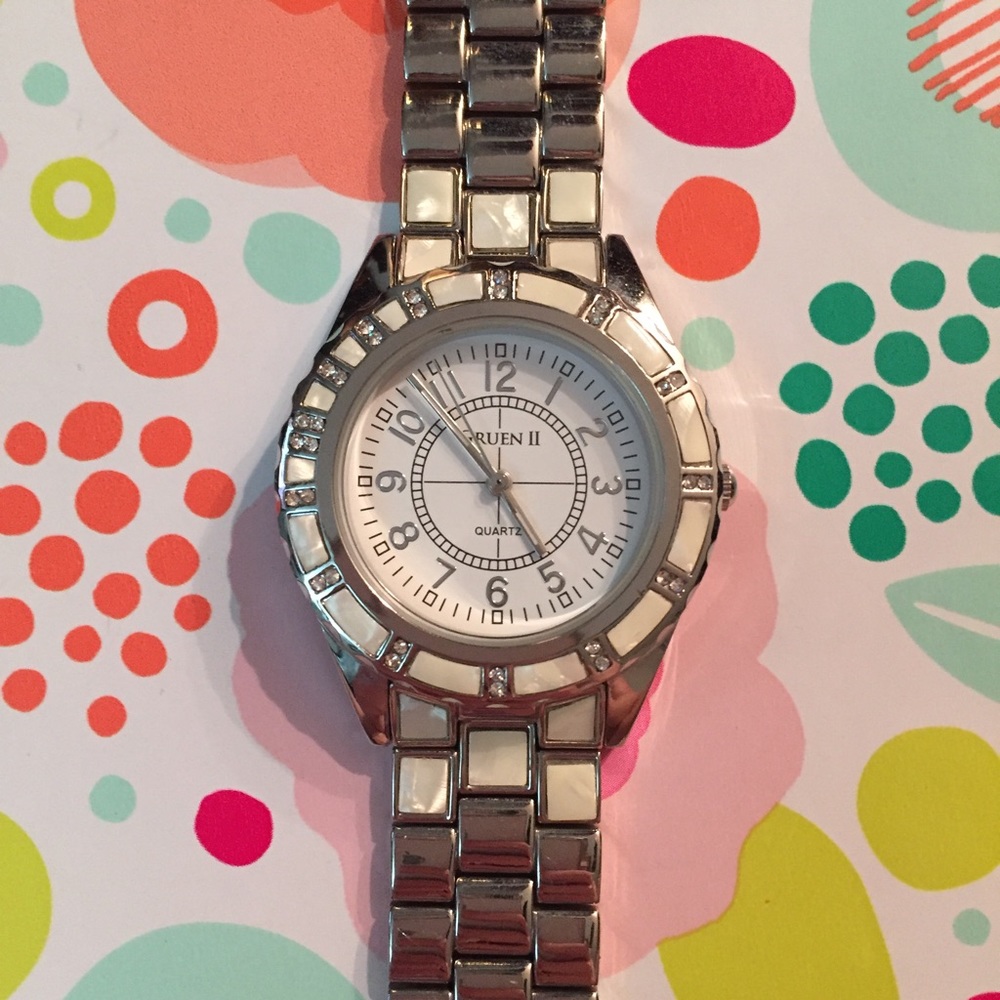 Gruen II Quartz silver watch. 6 inches long,