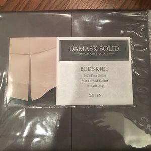 Bedskirt