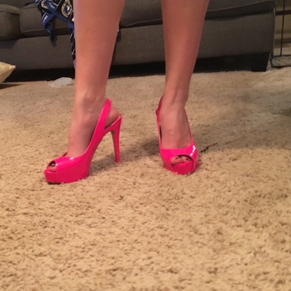 Electric hot pink heels!