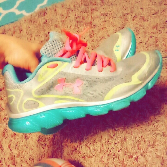 TRADE - Picture 2 of 4