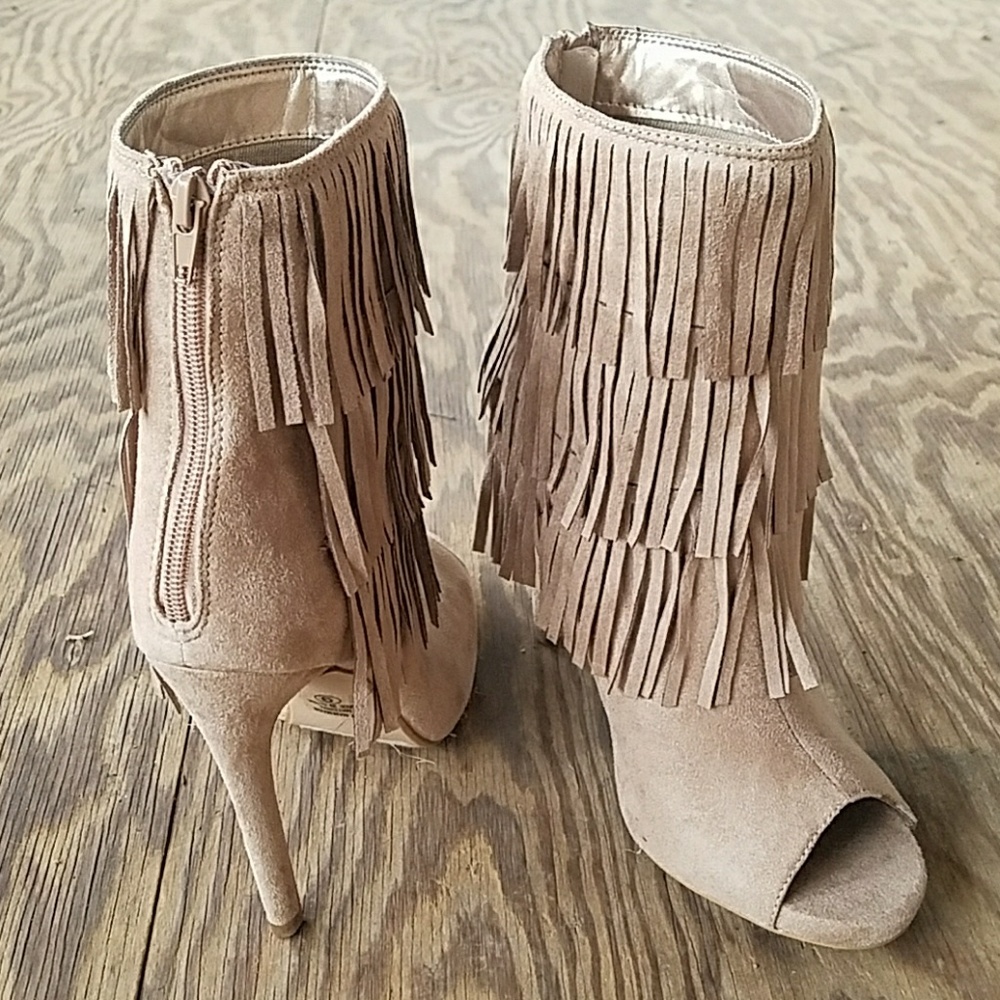 𝙇𝙖𝙨𝙩 6 👒Western Fringed Heel - Taupe