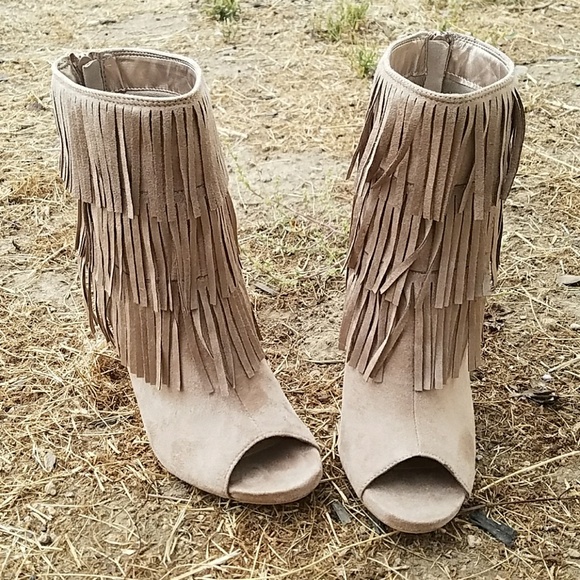 𝙇𝙖𝙨𝙩 6 👒Western Fringed Heel - Taupe - Picture 3 of 7