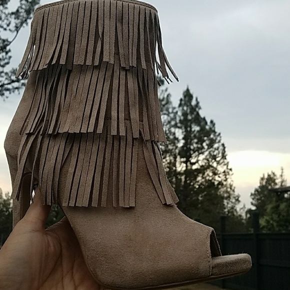 𝙇𝙖𝙨𝙩 6 👒Western Fringed Heel - Taupe - Picture 7 of 7