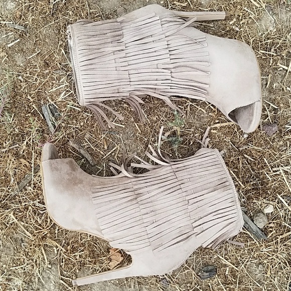 𝙇𝙖𝙨𝙩 6 👒Western Fringed Heel - Taupe - Picture 6 of 7