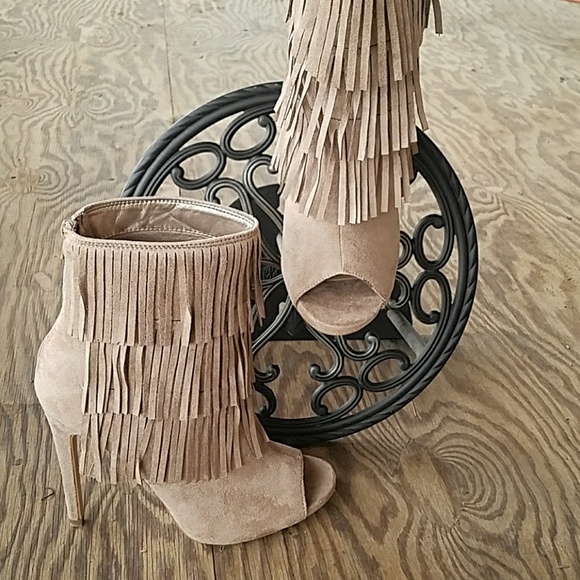 𝙇𝙖𝙨𝙩 6 👒Western Fringed Heel - Taupe - Picture 2 of 7