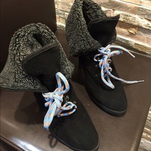 ALDO BLACK SUEDE BOOTIES SIZE 8