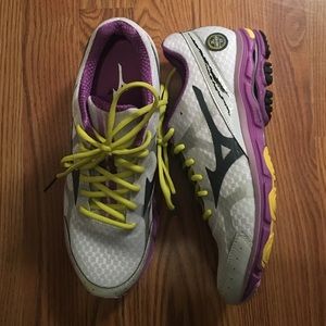 Mizuno Wave Rider Running Sneakers