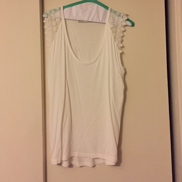 Zara T-shirt - Picture 1 of 1