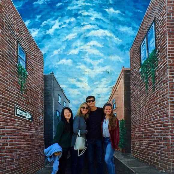 Meet your Posher, Kate - Picture 2 of 2