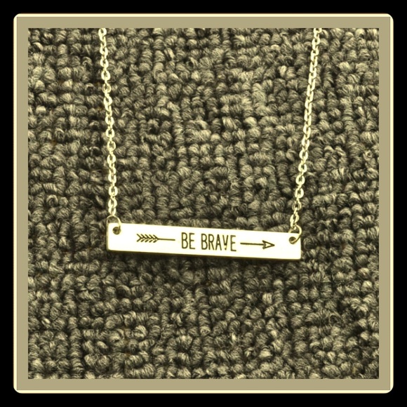 🖤Be Brave🖤Arrow Bar Necklace