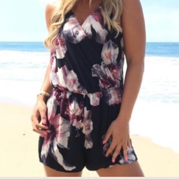 Floral Romper 🌺 - Picture 4 of 4