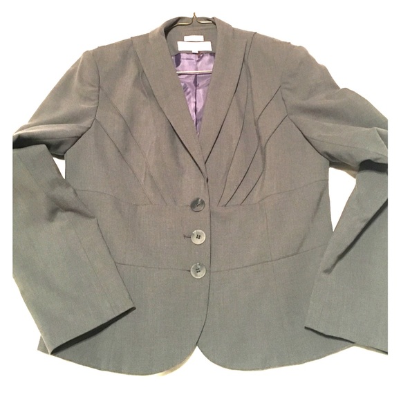 Ultimate Career Women's Suit!