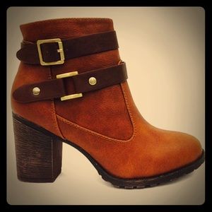 **SALE**Dollhouse Chestnut Distract Bootie