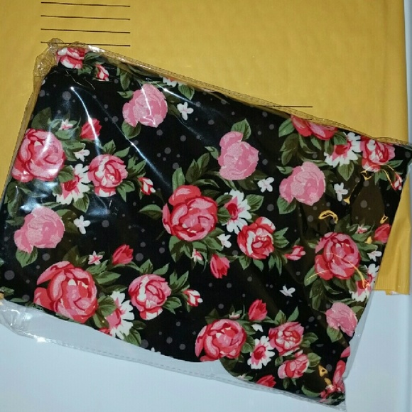 Soft OS Black/Pink Floral Full Length Leggings - Picture 2 of 2