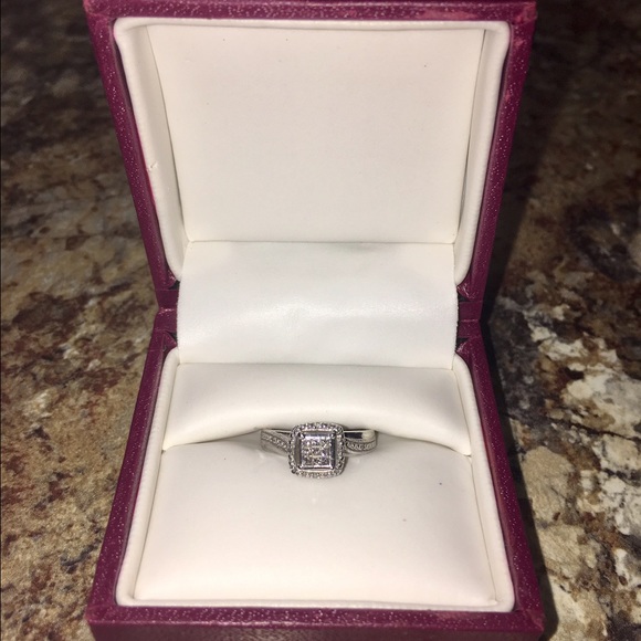 Helzberg Diamonds 1/5 ct. diamond ring