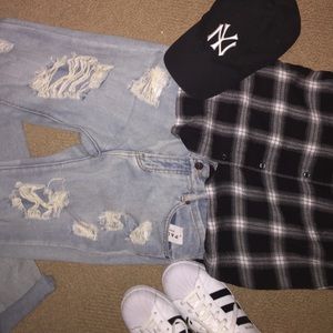 Brandy Melville Boyfriend Jeans