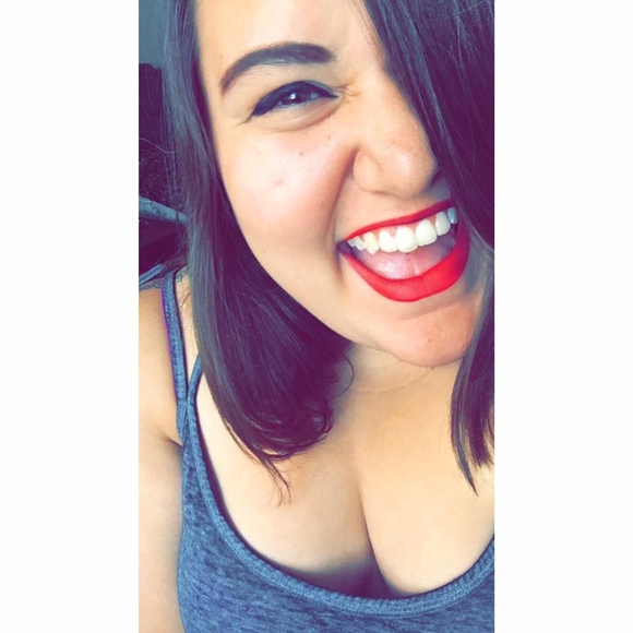 Meet your Posher, Hayley - Picture 1 of 1