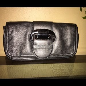 Flash sale Michael Kors clutch