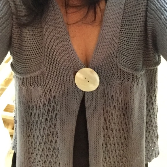 Beautiful Gray Knit Alternating Pattern Back Pleat - image 3