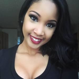 Meet your Posher, Alecia