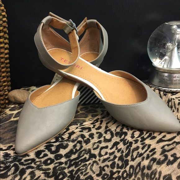TESORI Shoes - 🎄💥Price Drop💥TESORI Ankle Flats 🎄Gift ready 🎁