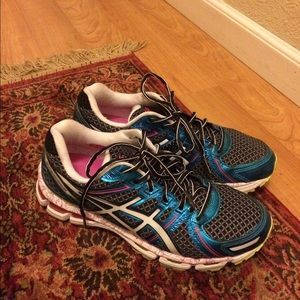 Women's running shoes