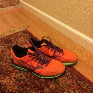 Women's running shoes