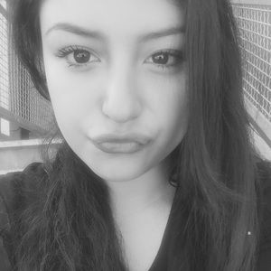 Meet your Posher, Edith