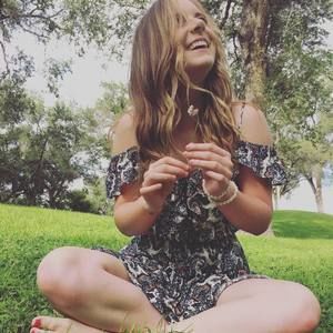 Meet your Posher, Kayla