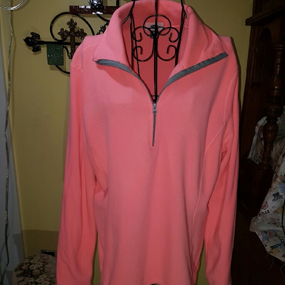 NWOT.. Pullover Fleece Jacket top..
