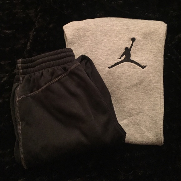 BOYS sz. 8-10 Nike sweats 2 pairs!