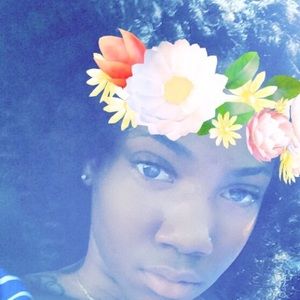 Meet your Posher, Briana