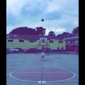 Meet your Posher, Alejandra