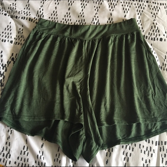 BooHoo Green Shorts
