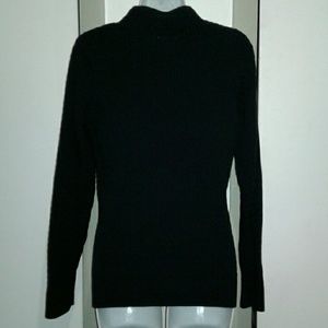 Black V neck with knitted twist design