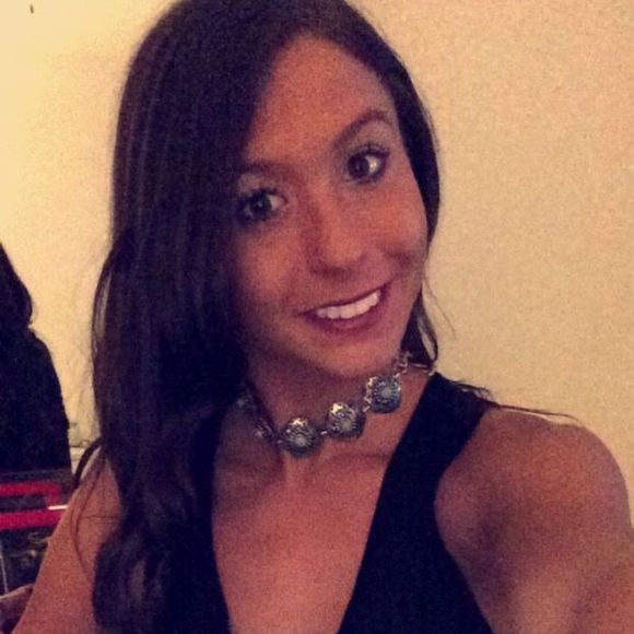 Meet your Posher, Alexis