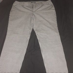 Old Navy Black & White Checkered Pixie Pants
