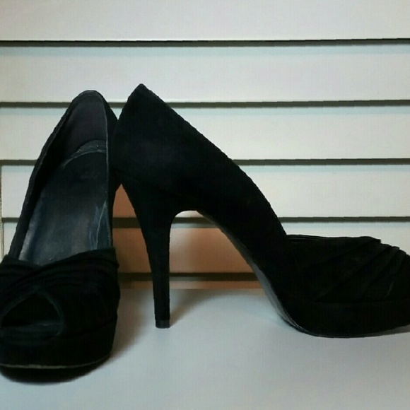 Stuart Weitzman black suede heels size 7.5 - Picture 1 of 4