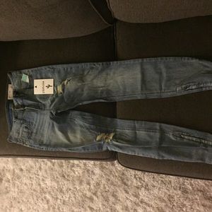 Distressed Ankle Zip Skinny Jeans