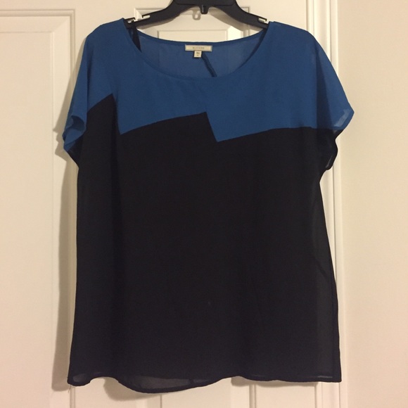 Flowy Black and Blue Short Sleeved Blouse Pleione