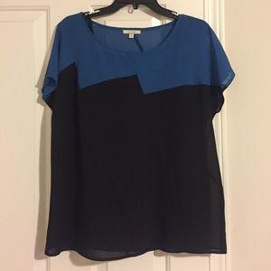 Flowy Black and Blue Short Sleeved Blouse Pleione