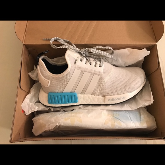 ❌SOLD❌Adidas NMD R_1 size 6Y/8W Brand New - Picture 2 of 2